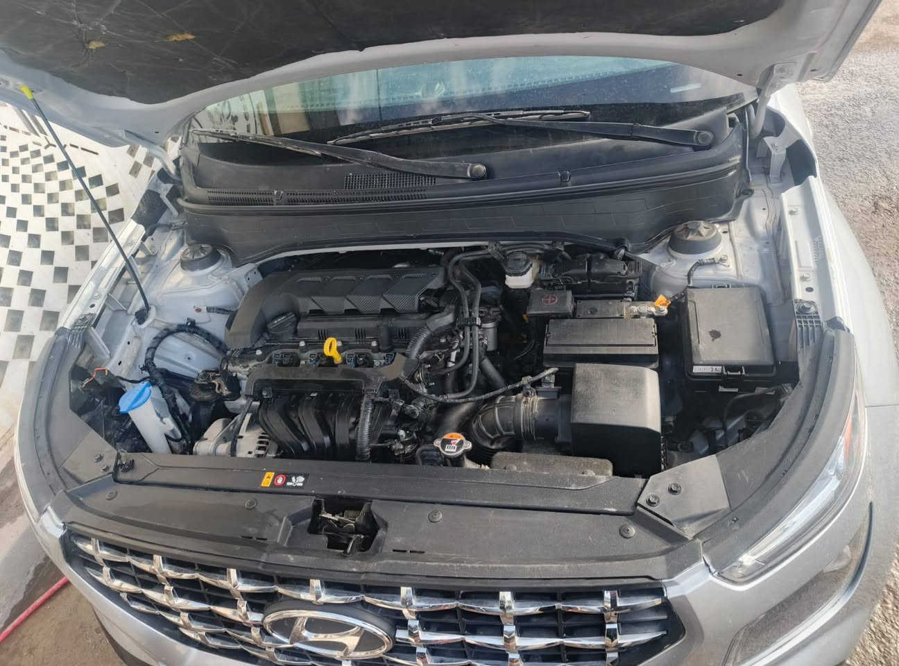 السلام عليكم البيع هونداي فينو موديل 23بدون رقم  جاهزه بسمي منفيس سعره مناسب الاتصال ***********
