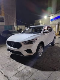 عندي MGنوع ZSجديده ماشيه ٣٠٠٠ ألسياره كفاله على وضع الشركه داخل الضمان...