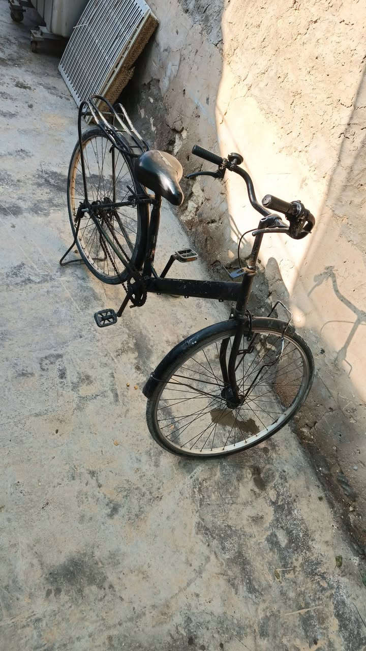 اسلام عليكم ورحمة الله وبركاتة بيسكلات 2بسعر واحد للبيع ثنينهن ب60 قفل فردي مابيع مكانهن التاميم للتواصل‏‪***********‬‏
