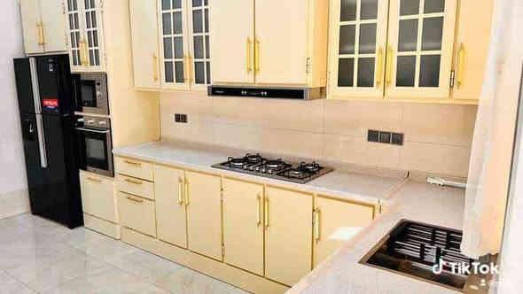 بيع كافة الكاونترات العصريه والحديثه 
ونعمل نظام الاستبدال 😘 القديم مع فارق السعر  كل هذا عبر التواصل عبر الهاتف *********** أو مراسلة الصفحه ناصرية
