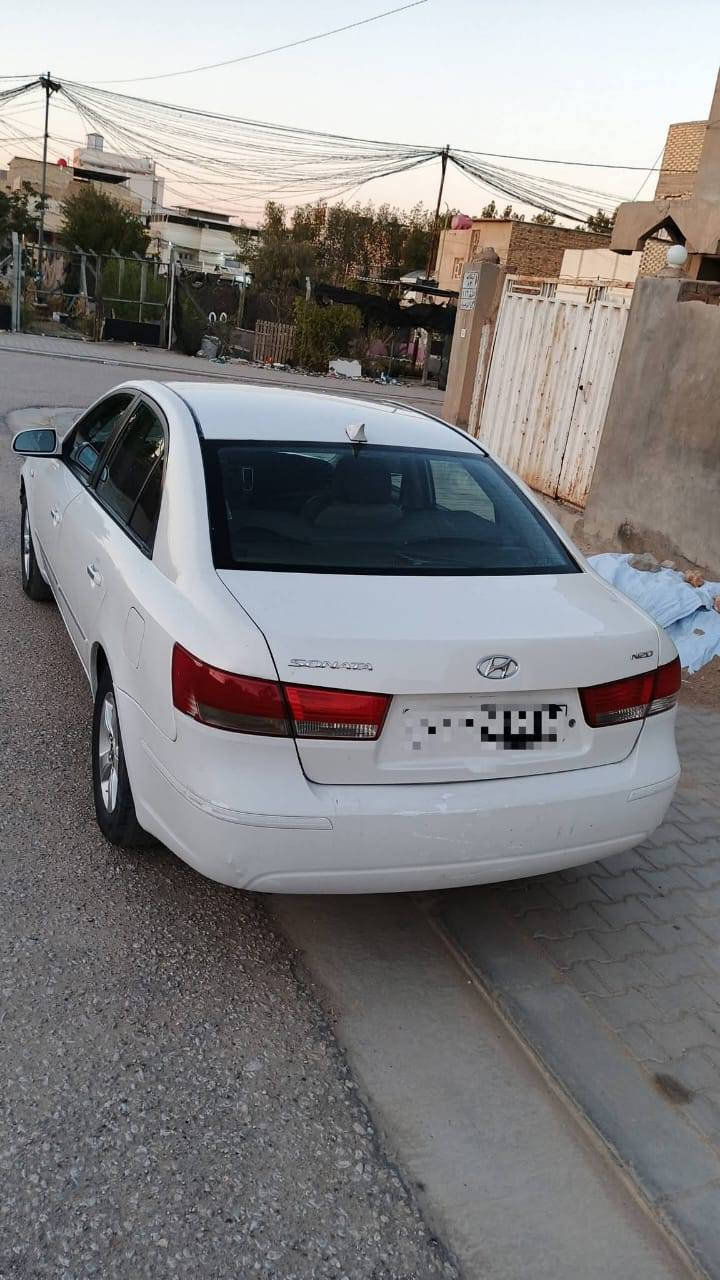 ​🚗 سوناتا 2010 (وارد كوري) - للبيع أو المراوس
السيارة جديدة بمعنى الكلمة وجاهزة من كلشي، للي يدور نظافة وراحة بال.
​🔹 المواصفات والتفاصيل:
​الموديل: 2010.
​المحرك: 2.0 دوش (DOHC) - عزم وقوة واقتصادية.
​الوقود: غاز بلادي (اقتصادية جداً).
​اللون: أبيض ملكي.
​المواصفات: فول مواصفات (عدا الفتحة)، تشمل:
​شاشة بلادية أصلية.
​تحكم ستيرن جهتين.
​كشنات جلد لون أسود (بحالة الوكالة).
​تخم تايرات جديد + تخم ويل كب جديد.
​داخلية وتغليف أرضيات ودشبول قمة بالنظافة.
​حالة البدي: السيارة مكصوصة (جنطة) وشغلها كلش نظيف ومرتب، السيارة "نحلة" بالشارع.
​💰 السعر المطلوب:
​47 ورقة (4,700$) وبيه مجال قليل للشراي الطيب.
​📍 الموقع: النجف الأشرف.
📞 للاستفسار والاتصال: ***********
