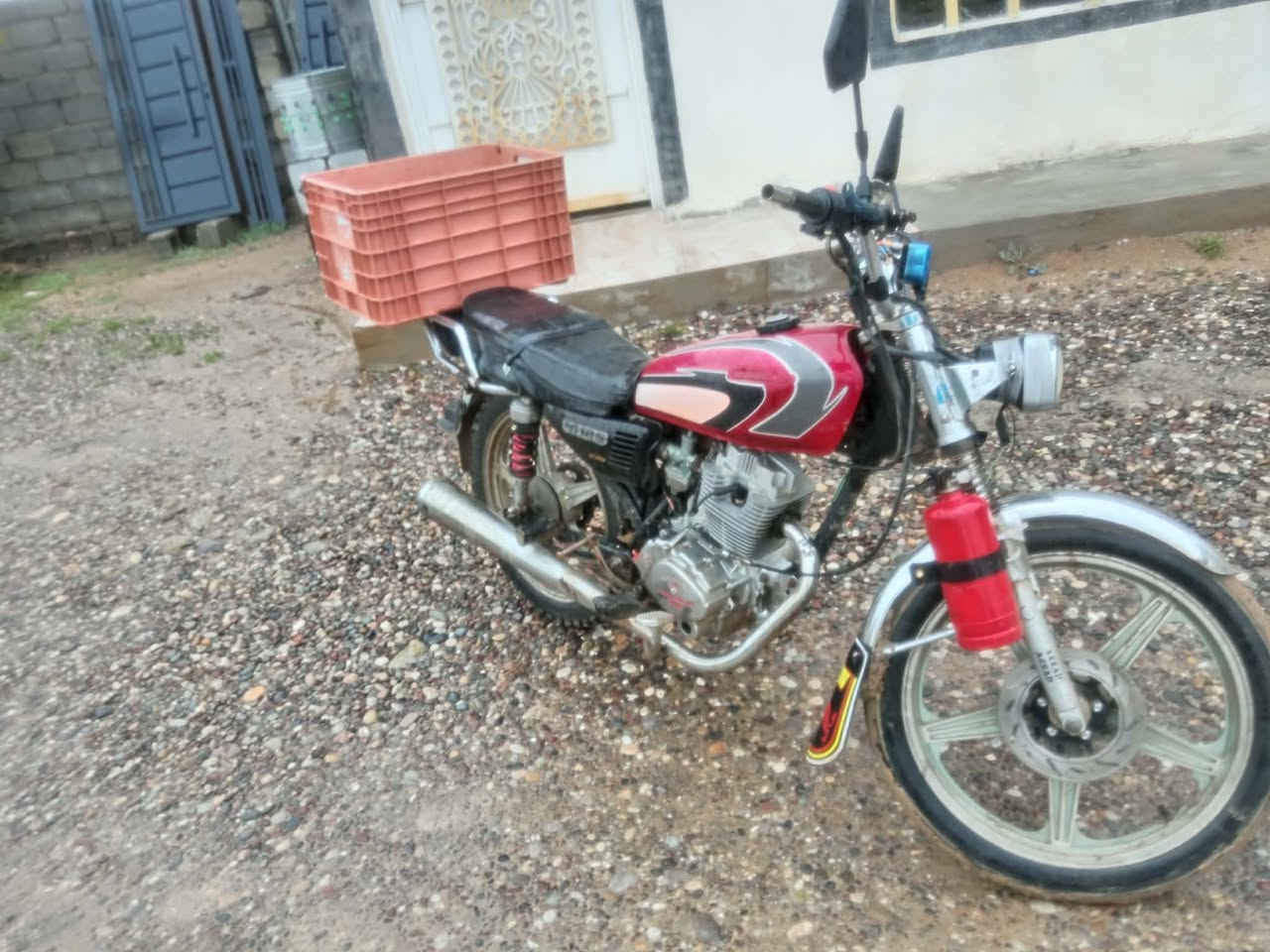 السلام عليكم ماطور بارت 5گير سلف شغال ماطور مايعوزو كلشي شغل واطلع دبلات شغاله كهربائيات شغاله السعر200وبي مجال/مكاني قاطع السبعاويين قريه الصلاحيه.                :***********
