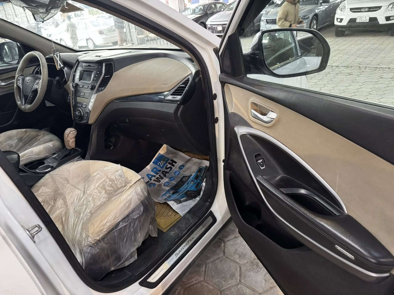 السلام عليكم 
سنتافي موديل 2015 فول موصفات كفاله فقط بيه بارد مكانات بسيطه رقم بغداد محرك 6 سلندر 
السعر 165 بيه مجال للشراي مكاني نجف ***********
