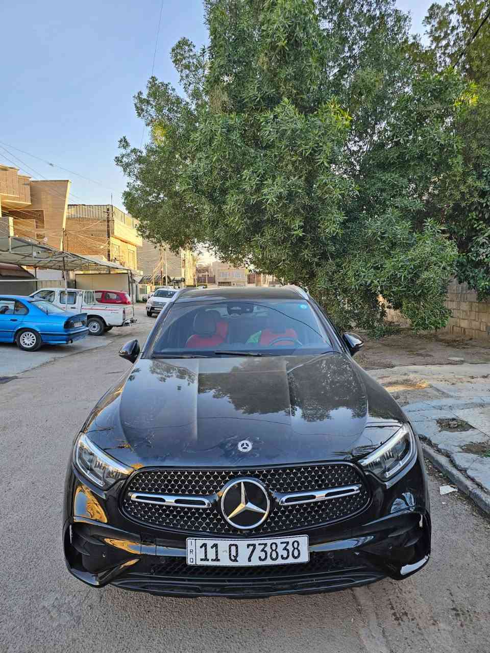 مارسدس2024 للبيع
السيارة فئة GLC300  فول مواصفات 4matic 
بانوراما كشنات كهرباء
 كشنات جلد بصمة شاشة كبيرة 
تحكمات تبريد قطعتين
 كشن ذاكره داخل احمر واسود 
صندوق كهرباء سايد بريك بصمه 
ستيرن كهرباء گير تعليك 
ماشية 2000 ميل زيرو على زيت الشركة 
تدفئة تبريد كشنات + تحتوي 4 انظمة قيادة
سونار مرفق بل منشور 
محرك 2000 توربو
السعر 295 $ وبيه مجال 
بيع أو مراوس
العنوان بغداد حي البنوك
***********
