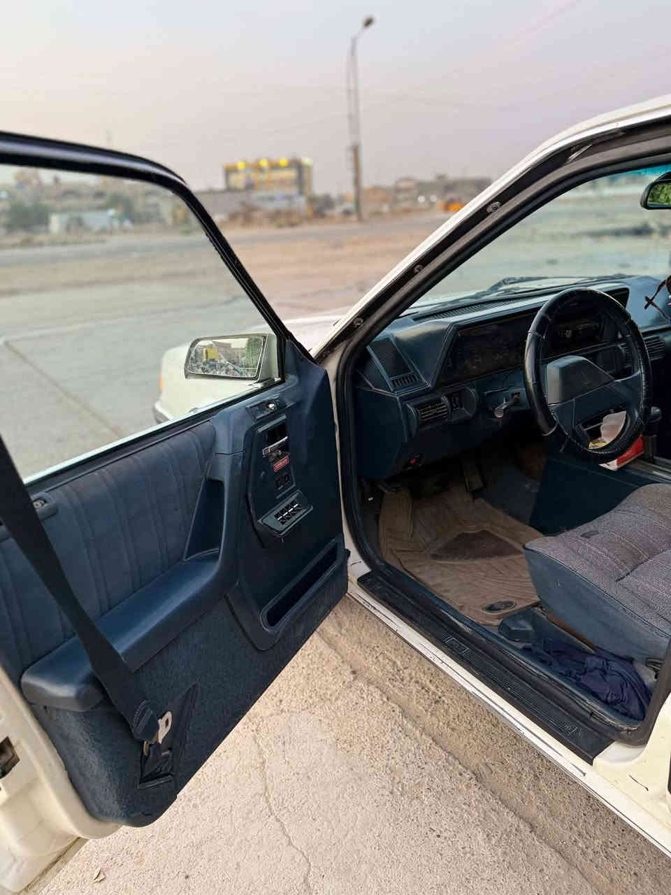 السلام عليكم اولدز سيارة نضيفة جدآ كشر صبغ جمالية فقط.وداخل جديد شركة .دشبول جديد تخم تاير جديد كهربائيات كلها شغالة كيجات كلها شغالة رقم بغداد أنكليزي /بسمي ريمونت كير محرك جيد جدآ 
مكان بابل السعر 53وبيه مجال ‏‪0771 970 7700‬‏
