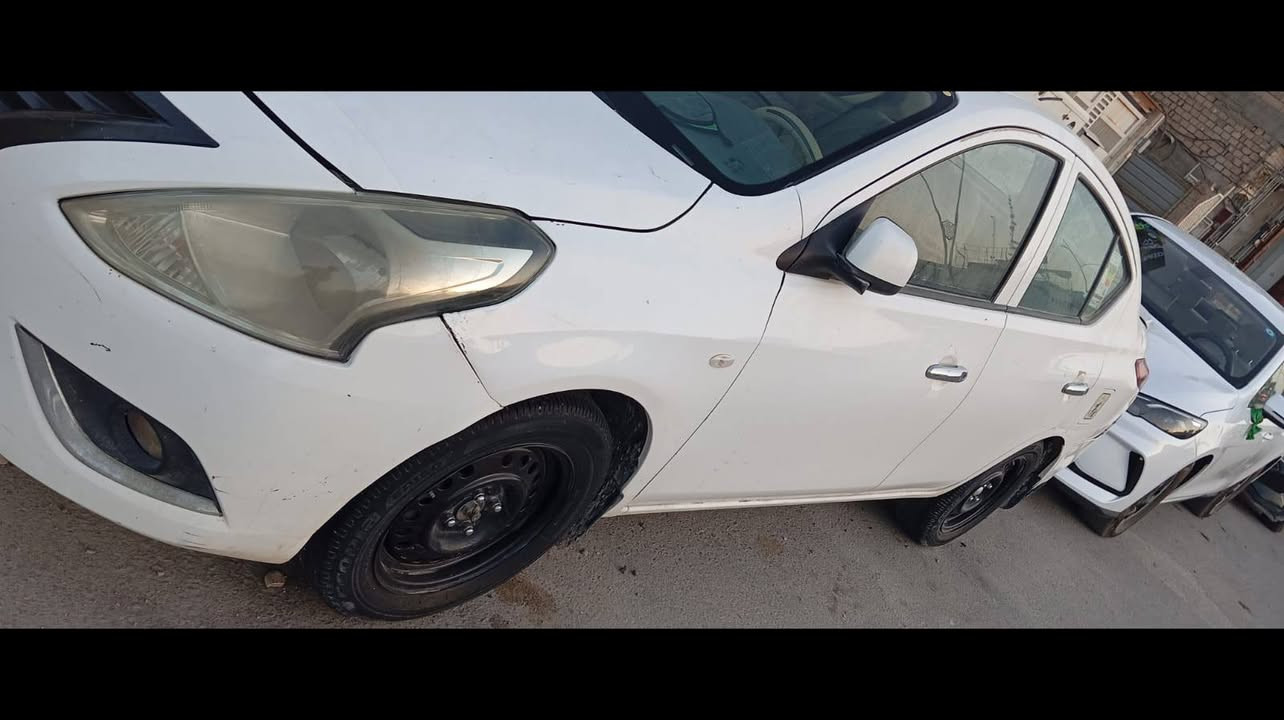 السلام عليكم للبيع نيسان صني هندي مديل 19 گير مكينة كفالة تبريد بيها بارد بالجنطة حدادة 70٪ بالمية رقم ذي قار 
مكان السيارة البصرة الزبير  سعر 93 وهذا رقم الهاتف يمك اتصل واستسفر
 ‏‪***********‬‏ الهاتف
