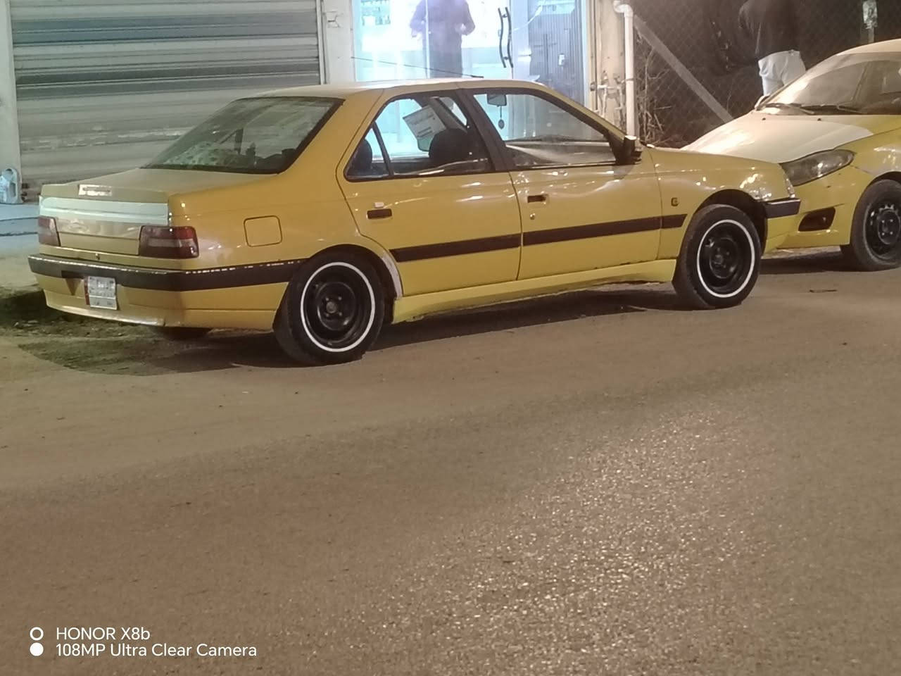 بيجو 405 موديل 15
رقم بغداد سنويه لل27 
السياره مكفوله لاضربه ولاصبغ 
فقط الدوس وبارد بالباب خلف السائق 
السعر 37 $ وبيها مجال حك جيتك 
*********** العنوان بابل
