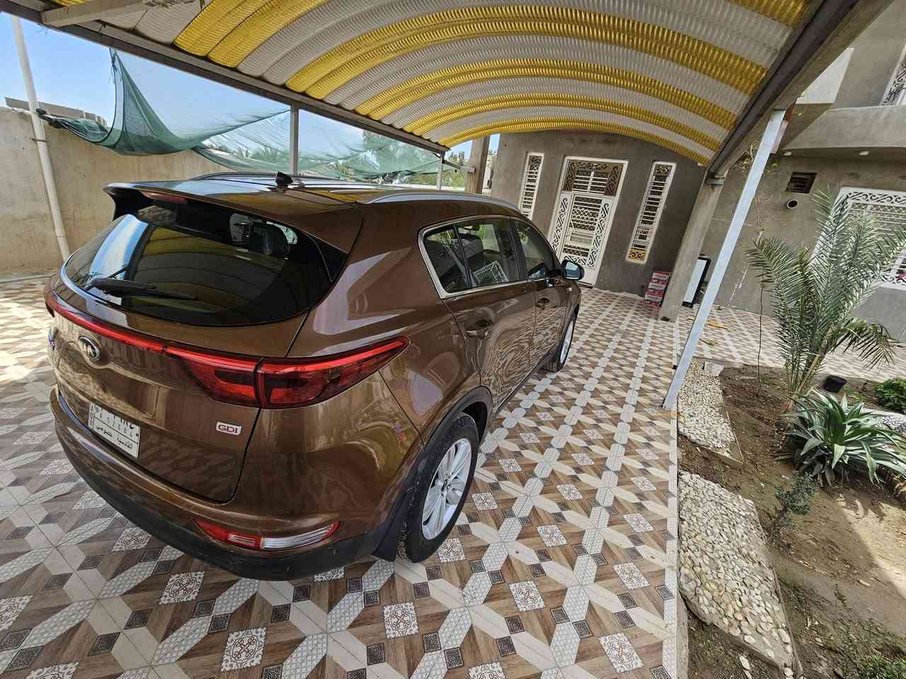 سلام عليكم سبورتج ١٧ وارد سعودي جديده بنعنه الكلمه 
بيها ثلاث قطع صبغ اثر شخوط فقط رقم قادسيه سنويه ل٢٩
مكينه مامفتوحه عل وضع الشركه حداديه وكير وتبريد تتفئه تخم تاير ماشيه ١٣٦ السياره بسمنه سعر ١٣٠ قفل وذا اكو مراوس بقل ترهم مكان السياره ديوانيه دغاره ***********
