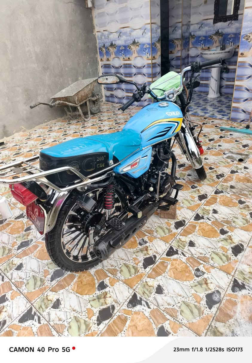 للبيع. سونك 25.
نقصه تفيلس. 
شاشه مالته شغاله بس الاضائه مو قويه مالتها 
الستانه مالته طاكه اشتريتله وحده بس تشدلهيا. 
السعر 800وبي مجال 
مكاني جزيره البذياب قرب المحطه الاوله. 
للاستفسار اكثر. ***********
