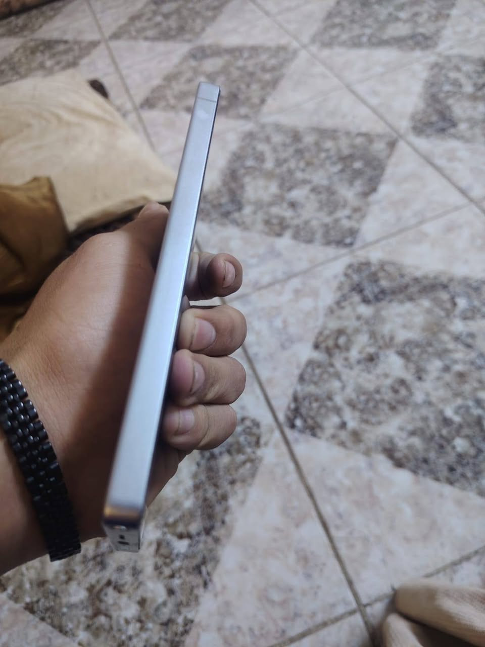 اس 25 الترا 1 تيرا نضافه %١٠٠ مابي شخط ضمان عين الفهد جهاز بعده جديد ويا شاحنه اصليا وحافضات 2 وحده نيلي وحده شفافه سعر 1550 الف قفل مكاني بغداد تاجي  شراي اتصل غير متواجد علفيس 
***********
***********
