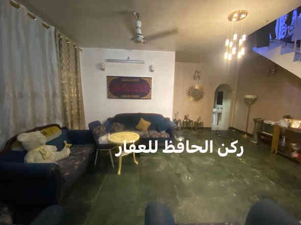 يالله 🌷.  دار للبيع مساحة ١٥٠ م طابقين بناء سنة٢٠١٣. نظيف جدا واجهة ٧ ونصف يحتوي على ٤ غرف نوم ومطبخ وصالة وخدمات عدد ٢ يقع في بغداد حي الشباب شارع  هادئ جدا للاستفسار الاتصال على الارقام.                                        ***********.   او.     ***********.                                      مكتب.  ركن الحافظ للعقار  بغداد حي الشباب
