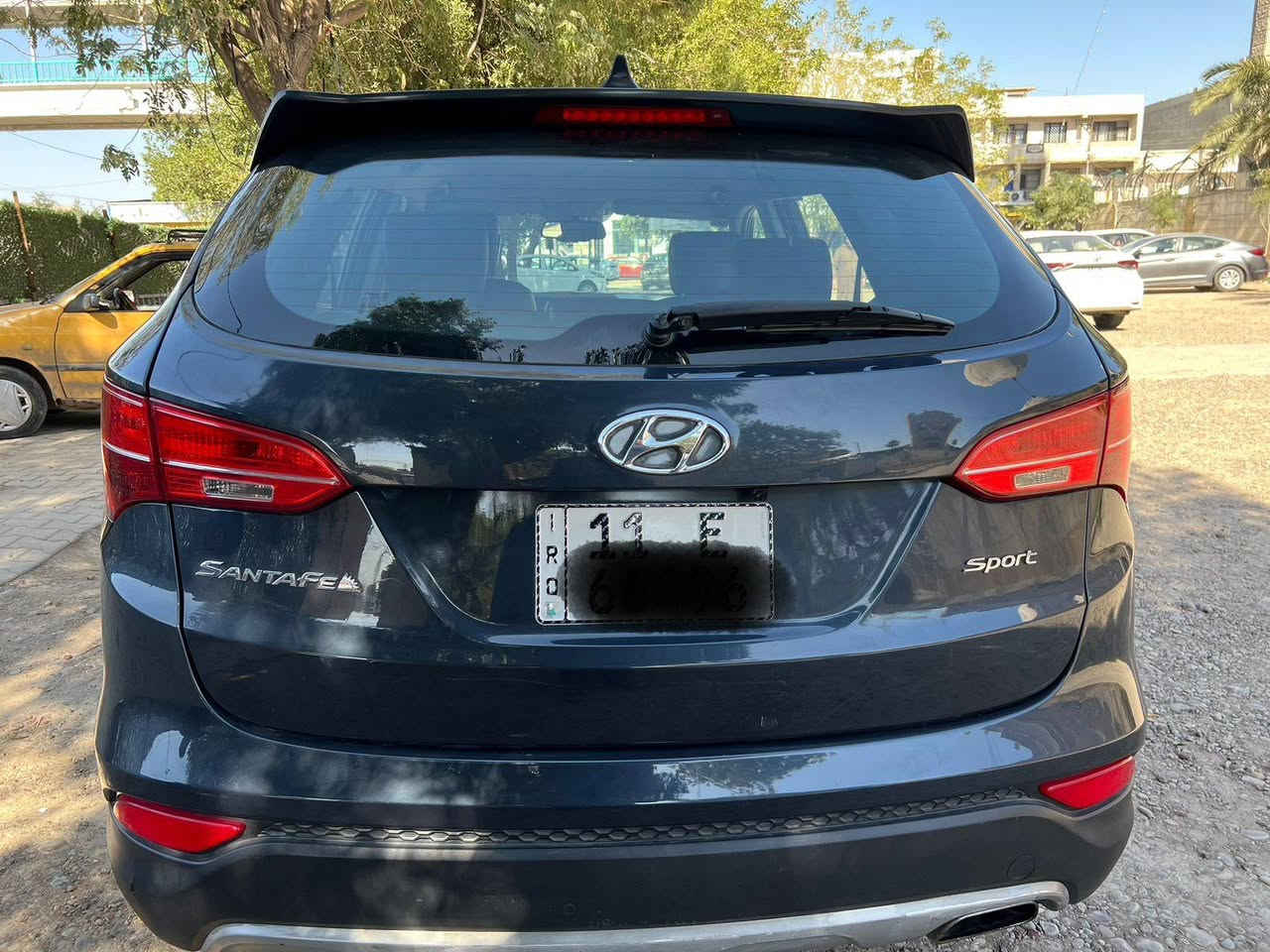 السلام عليكم للبيع او مراوس سنتافيا ٢٠١٥ وارد امريكي محرك ٤ سلندر ٢٤٠٠ ماشية ٧٢ الف شاشة جبيرة كامرة خلفية تحكمات لدات امامي يدات نيكل كشنات جلد سبورت السيارة ومحرك كير مكفولات ع وضع الشركة سيارة جديدة رقمها بغداد هزة جديدة حادث امريكا باب أمامي يمنه تبديل فقط قطعة وحده وبيها امباوكين لون الجاملغ الامامي والباب الخلفي مجرد توحيد لون ايرباك بردة فقط واستيرن ودشبول سليمات بجمها كبس مال شركة سعرها ١٣٥ $ وبيها مجال بسيط للشراي ان شاءالله للاتصال *********** بي واتساب هم مكان السيارة بغداد جانب الكرخ
