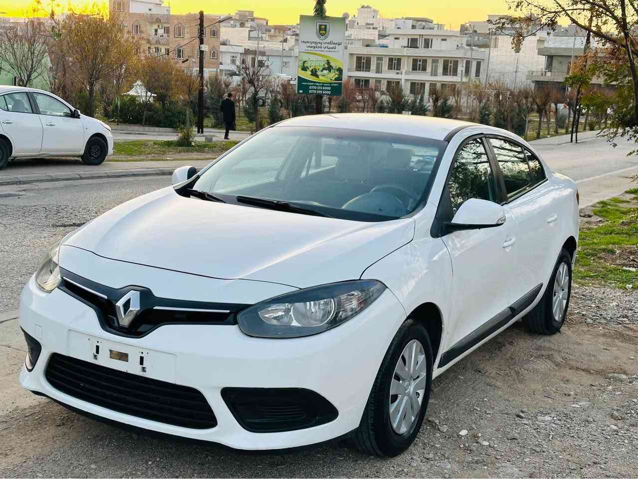 رینۆ فلوێنس 
مۆدیل ٢٠١٥
سفری شریکە و دوو سویچی بیلادی لەگەڵە
گیر و مەکینەی بەشەرت ئیسپانەی بەرنەکەوتووە
٤ تایەی لۆکی لەژیرە 
 سەنەوی تازەیە تا۲٠٢٥
تحویل و خرامە و بەناوکردن بەشەرت
سەیارەکە دوو پارچەی بۆیاخە بی ناو گرتن 
شوین// سلێمانی
سعری $76گڵا و مجالیکی کەمی تیایە
*********** Singapore
