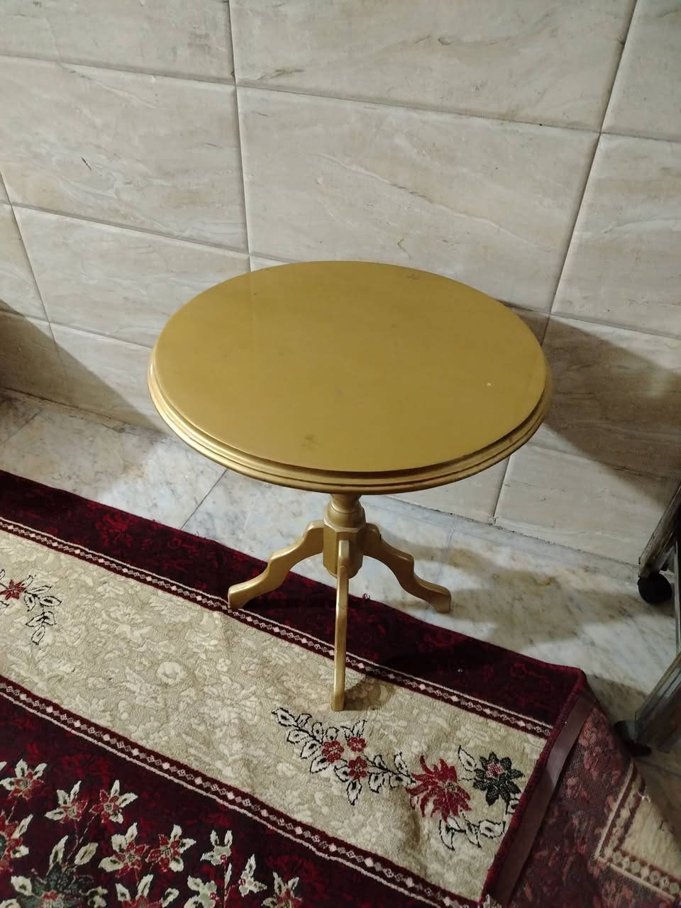 مجموعه أغراض للبيع تخم وبراد وطبلات ومرايا كنفيره وميز طعام الراغبين الاتصال ***********
