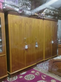 غرفة خشب • خشب ثقيل • نجف