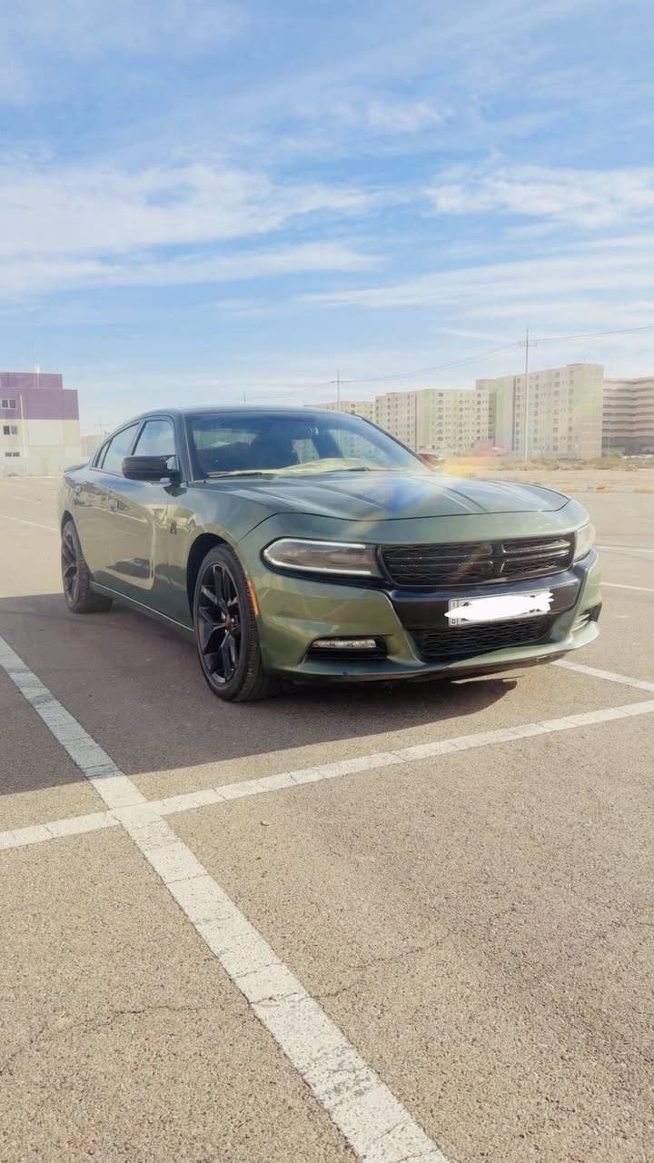 السلام عليكم للبيع چارجر لون مميز زيتوني 
موديل 2022 sxt
صور الحادث موضح بلمنشور
سياره جاهزه من كلشي 
تخم تاير جديد 
ادامه عامه 
ماشيه 79
بيها طخه عكس السايق مصلحه 
السعر 215
سكن بغداد شقق بسمايه
***********
