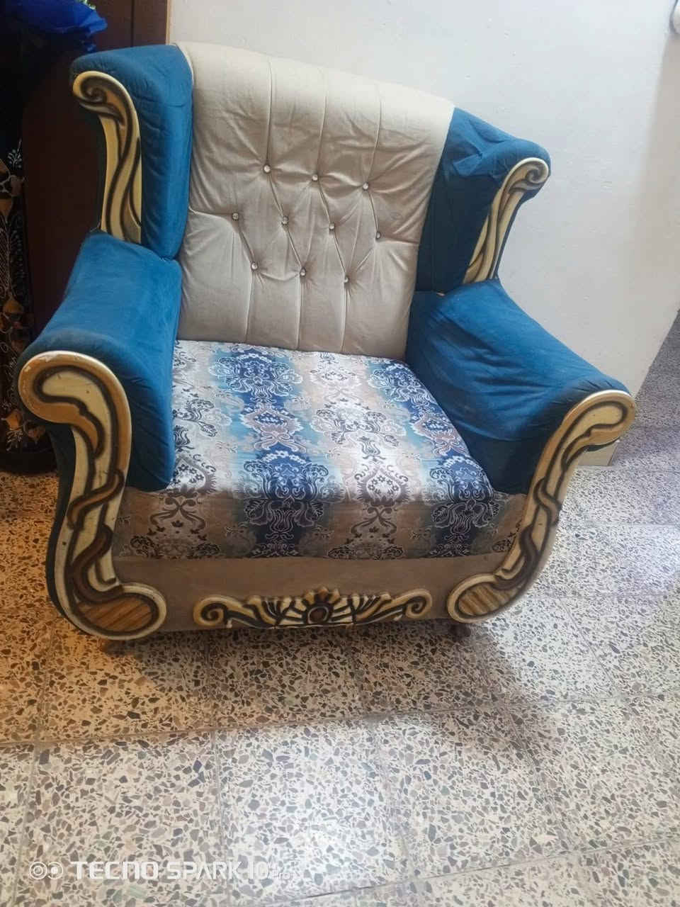 تخم مستعمل لبيع سعر 350 وبي مجال الاتصال على رقم ***********
