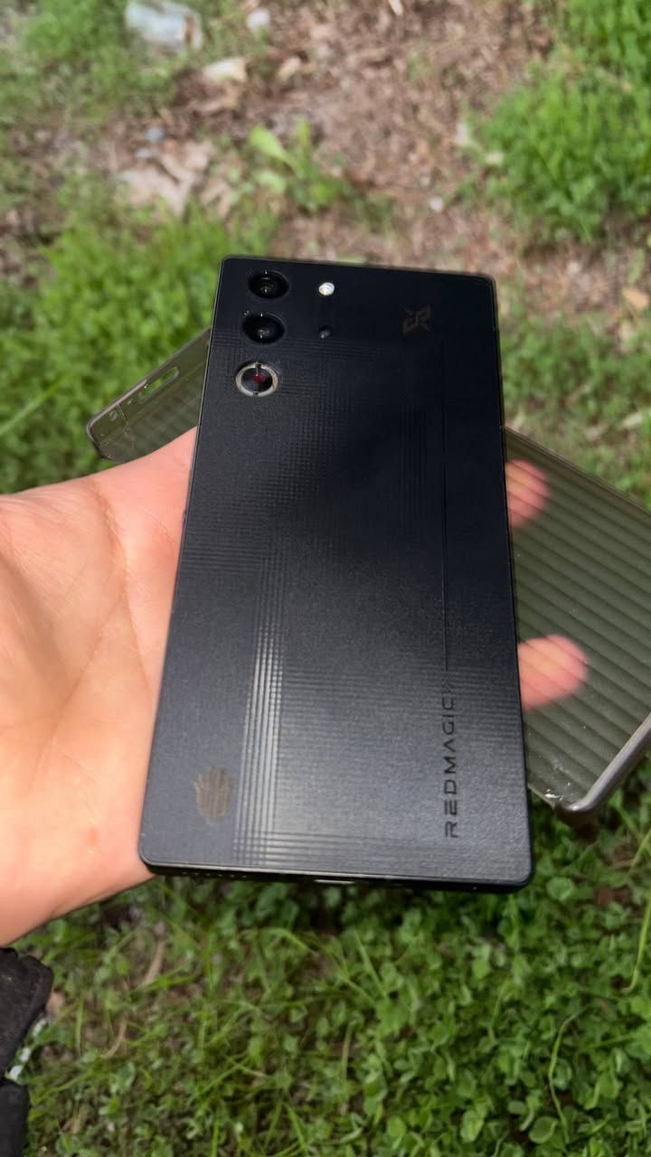 REDMAGIC 10S Pro العالميه. 
256 مراوس نزل شعندك ونتفاهم مكاني بغداد البياع - نجف كوفه 
للبيع 725 وبي مجال قليل ***********
