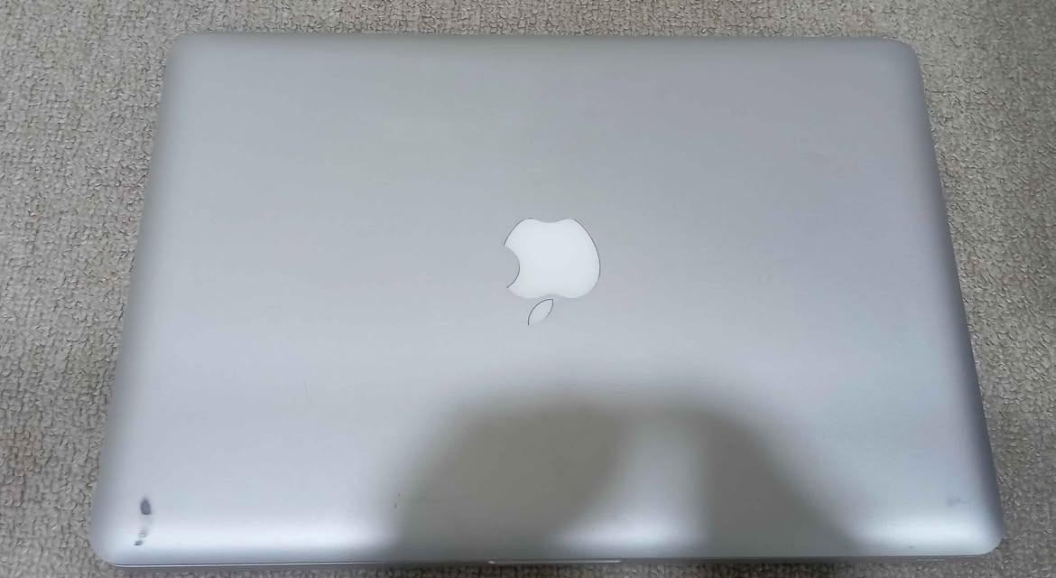 کۆمپیوتەری  ئە پڵ mac book  pro  شاشە  ۱٤
core  i5
cpu   2500
ram    4
hdd   320 gb
batre  ④
نرخ  ۱٥۰  هەزار رانية, السليمانية


**إذا كنت صاحب هذا الإعلان وتريد حذفه لأي سبب، رجاءا أرسل رسالة إلى الدعم الفني**