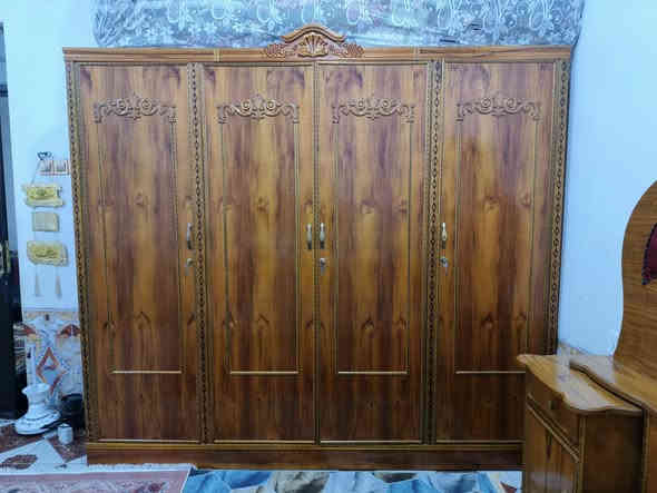 غرفة نوم خمسه قطع مستعمل شهر واحد  فقط اخو الجديد ت/***********
