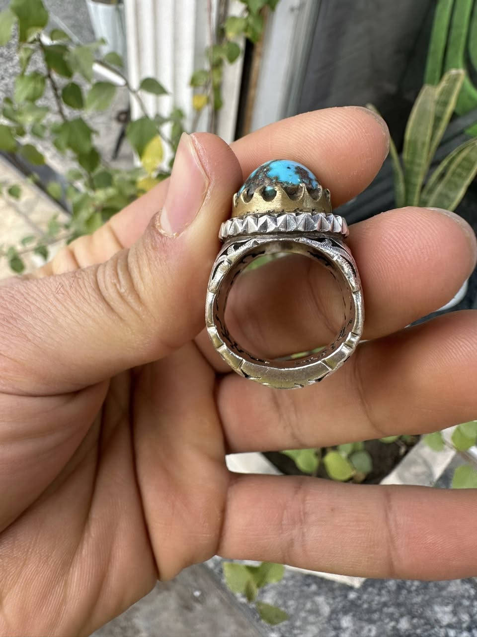 السلام عليكم
عقيق يماني صياغه يدويه ثقيله 20 غرام مخطوطه 
خط درجه اولى سوره الناس 

ونيشابوري عنكبوتي صياغه ثقيله 25 غرام 
السعر وباقي تفاصيل خاص 
بغداد الشعله 
***********
