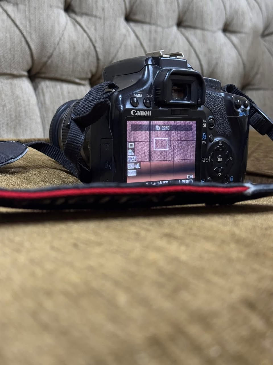 كاميرا كانون d450
عدسة 18-55 
ملحقات جنطة وشاحنة وحامل الكتف
ما بيها اي خلل او عطل
السعر قيم واخذ $$
عنواني البصرة 
رقم الهاتف ***********
ما متواجد على الفيس
