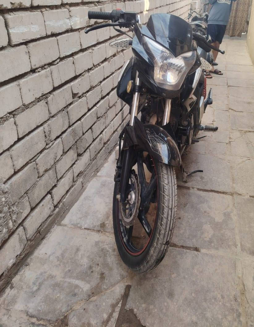 دايوان بطح
 موديل 23
ماشية ٨٠٠٠ فقط
ماداخلة تصليح
المكان نجف حي العسكري
السعر1225000
للاستفسار ***********
وكيلهة العارضي النجف, العراق
