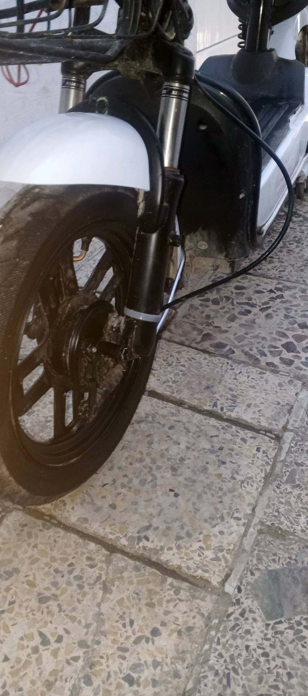 
السلام عليكم دراجه شحن نظيفه السلم عوجه زائدا دواسه مال رجل مكسوره وبعد كفاله عامه بسعر حلو 275 اذا عجبتكم راسلونا والسلام عليكم 
