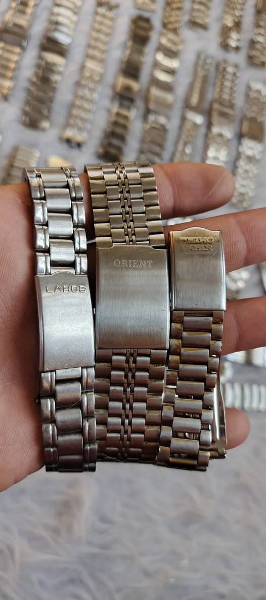 يسم الله الرحمن الرحيم 🤍
شلعة سيورة مستخدمة للبيع 
49 سير ستيل + جلد + كتان 
سعر القطعه 3 الاف المجموع 147 الف نهائي 
المهتم يتفضل خاص 
البيع شلع ما ابيع مفرد تحياتي 💛


**إذا كنت صاحب هذا الإعلان وتريد حذفه لأي سبب، رجاءا أرسل رسالة إلى الدعم الفني**