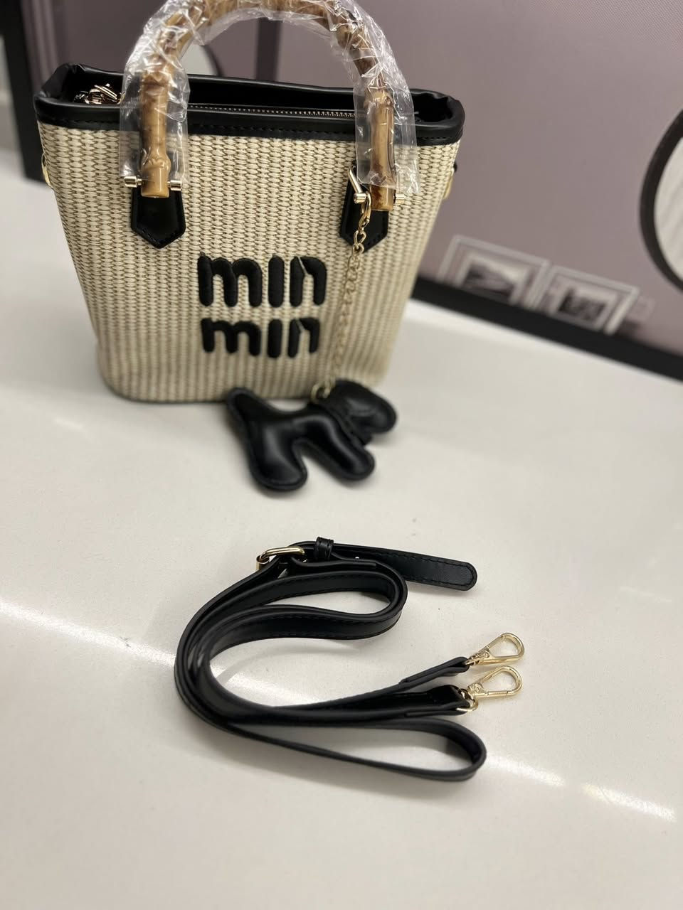 حقيبة miu miu كوالتي عالي


**إذا كنت صاحب هذا الإعلان وتريد حذفه لأي سبب، رجاءا أرسل رسالة إلى الدعم الفني**