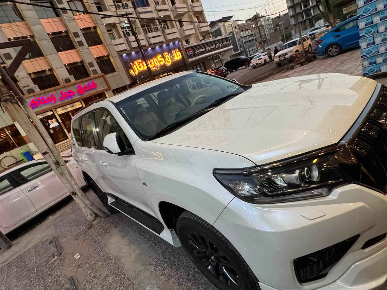 رة برادو موديل 21 سيارة جديدة مقفولة كفالة عامة استخدام شخصي مقفولة من الضربة والصبغ التبديل رقم أربيل باسمي ماشية 89,000 المواصفات مراية شفط لونين أسود وأبيض كشنات جلد   السعر 43  الف الاستفسار  اتصل 
***********
