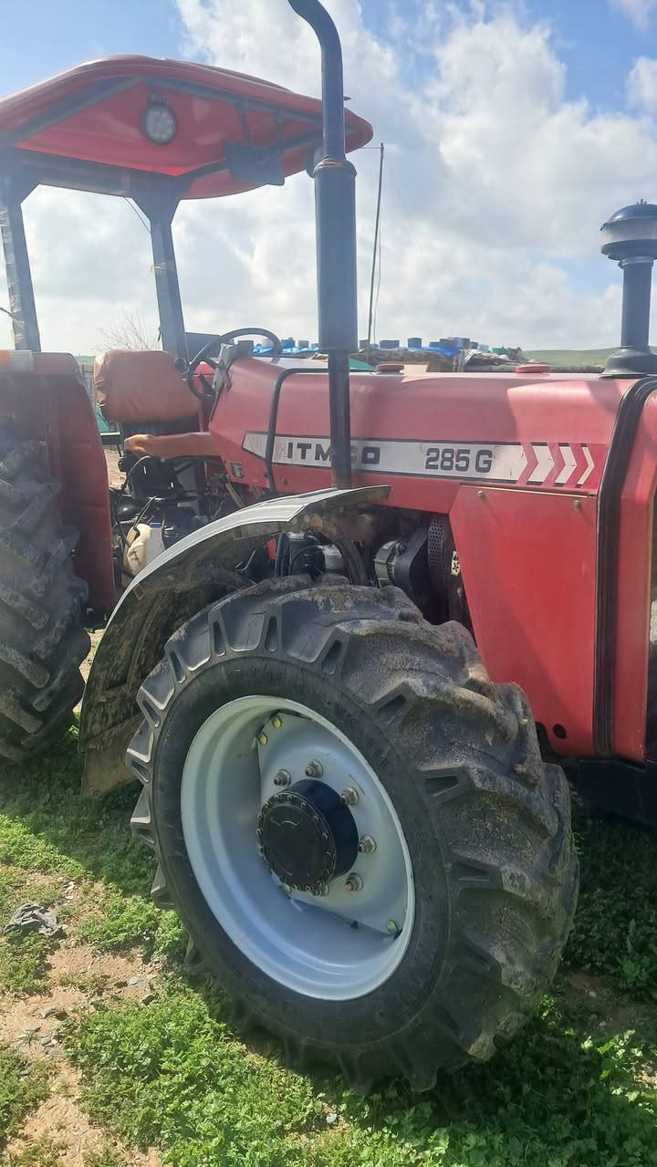 سڵاوئەم تراکتۆرەم هەیەبۆفرۆشتن مۆدیل 2012خۆم کردوە مەتەوەدەبڵ اکسل هە مووگیای بەشەرت ***********
