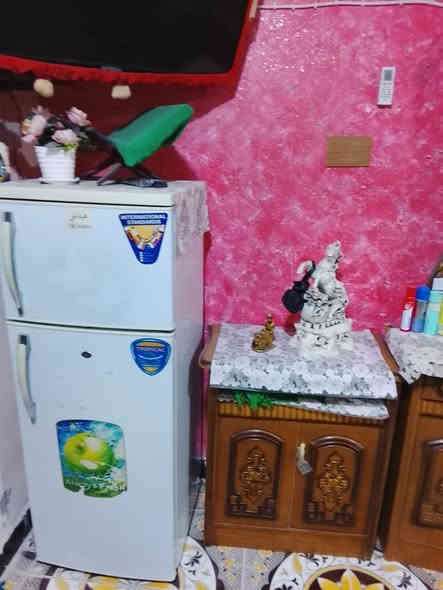 السلام عليكم للبيع قرفه خشاب نوعه نجاره ويه مندر ولفرشه حته لفرشه مال عرس ويه تيم  لامات والله العظيم لقرفه تخبل مال عريس اخذه كبل تعرس سعر 800 بيه مجال مكان بصره ابو الخصيب باب سليمان رقم الهاتف ***********
