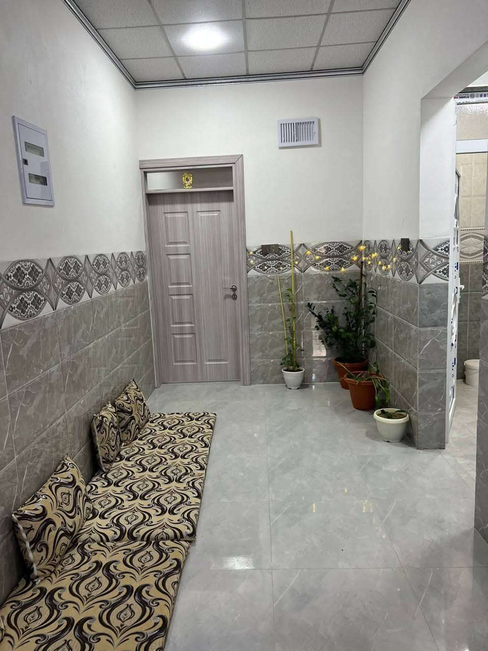 (( دار للبيع حي الملايين ))                                                    🔰#إعلان_عروضات🔰 ⚜#_شركة_امارة_الخليج_لتجارة_العقار_ومقاولات⚜    ⬅️دار  للبيع  / / بناء 2025 فول  /⏺️مساحة //108/ واجه 6.م/صنف العقار : سند بستان طابو زهور ملك صرف نموذج (25)⬅️ خدمات كامل / ماء + كهرباء + تبليط / عرض شاعر 14.م ⬅️الطابق الأول : غرفتين نوم +صاله +استقبال +مطبخ +صحيات داخل + صحيات خارج + منور ⬅️الطابق الثاني : ثلاث غرف نوم +صاله + صحيات + بلكون عدد 3 + بيتونه ⬅️علق ب تم ليصلك السعر ع الخاص او اي استفسار آخرمستعدون لأنجاز المعاملات في التسجيل العقاري ( تحويل / اقرار تمليك ) بأكفأ المحاميين ]⚖️⚖️للاستفسار مراجعه المكتب :: او الاتصال برقم المكتب ⬅️عبدالرزاق الجواري📞/*********** /***********⬅️🌍موقع المكتب : حي الصديق سايدين مرطبات البحرين قرب إفران زينب                      نستقبل عروضاتكم طلباتكم العقاريه                                 من دور / وأرضي                              زراعي / تجاري /سكني
