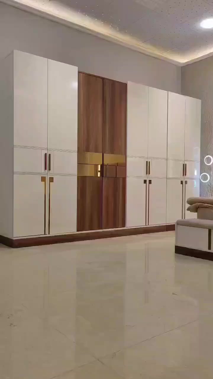 بسم الله/// غرفة نوم سما ابواب 10 قطع معمل اصلي درجة اولى📢
نفس الصورة بالضبط💯
برغي وجوي حديد
سرير جك خزان 
انارة ذاتية  
مراة ميز تواليت تعليك 
ارجل هيكل حديد
تقاطيع مميزة 
نرمايد هيدروليك 
سكك ثلاث مراحل  
نقوش  درجة اولى ✅
متوفرة بلون كريمي تطعيم جوزي  ✅
قياس الكنتور مع الملحق 335سم✅
سرير 180 *200 ✅
السعر مليون و275الف
خدمە توصیل متوفره
للحجز مراسلتي
العنوان//بغداد
M


**إذا كنت صاحب هذا الإعلان وتريد حذفه لأي سبب، رجاءا أرسل رسالة إلى الدعم الفني**