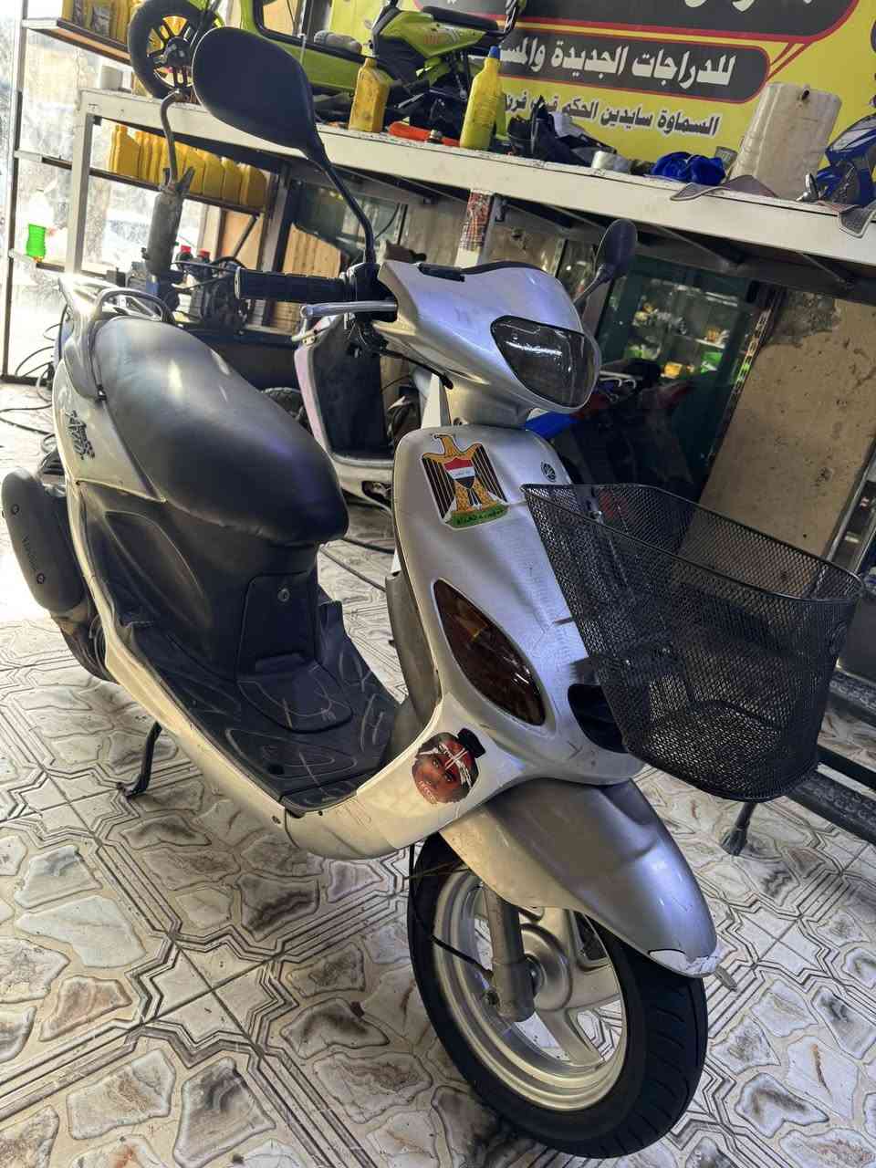 دولفين ياباني سلف هندر كهربائيات شغال
زوج تواير جدد دبلات امامي خلفي شغال 
ترهم مراوس السعر 350 سماوة سايدين 
حي الحكم مجاور صيدلية العين 
{‏***********}
