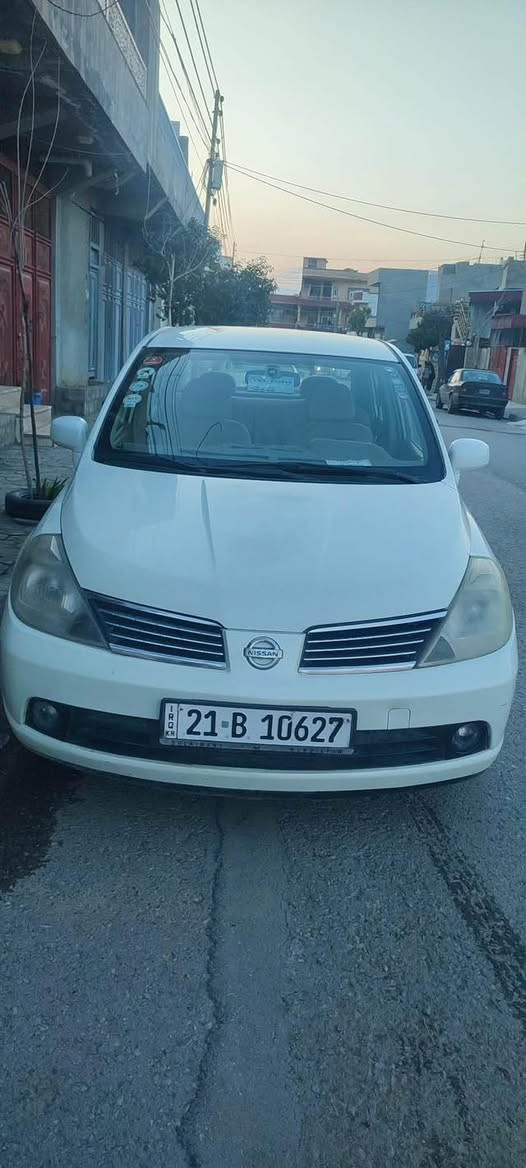 تيدا بؤفرؤشتن مؤديل 2007
ساره كه زؤر خاوينو توندو تؤله  گير حاديه  
يه ك جه مه له خى دواوه ى لا ى سه كنى هه يه له گه ل سن دوق ما با قى هيجى نيه سحرى ٧٧ گه لاو مه حامه له 
***********
***********
