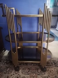 طاولة • عرض • ديكور