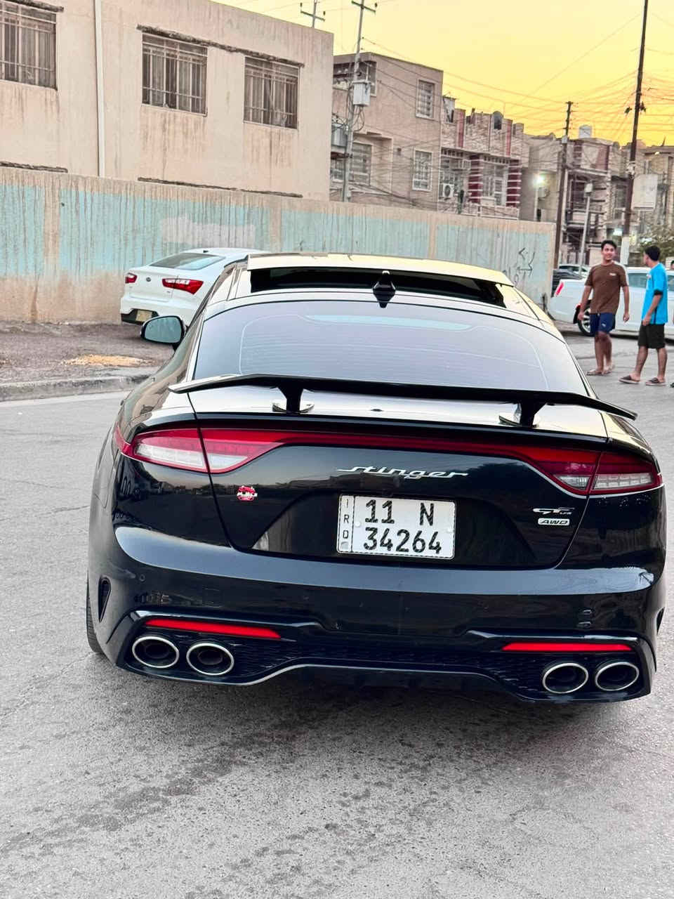 السلام عليكم 

كيا ستينكر 2022 فول مواصفات GT Line وارد امريكي حادثها جاملغ الامامي الايمن فقط بدون داوخل بدون كلشي ماشيه 40,000mi

🟢 المواصفات 🟢

✔️بانوراما 
✔️بصمه 
✔️تدفئه بالكشنات
✔️كشنات جلد 
✔️شاشه جبيره 
✔️كار بلي 
✔️تشغيل عن بعد 
✔️لايت زنون 
✔️دخول ذاتي 
✔️باقي المواصفات المعروفه 

مكينه 4 سلندر 2500 توربو كير مكينه كفاله 

السياره رقم بغداد بأسمي تحويل ثاني يوم 

مكان السياره بغداد 

للاتصال: *********** 📞
