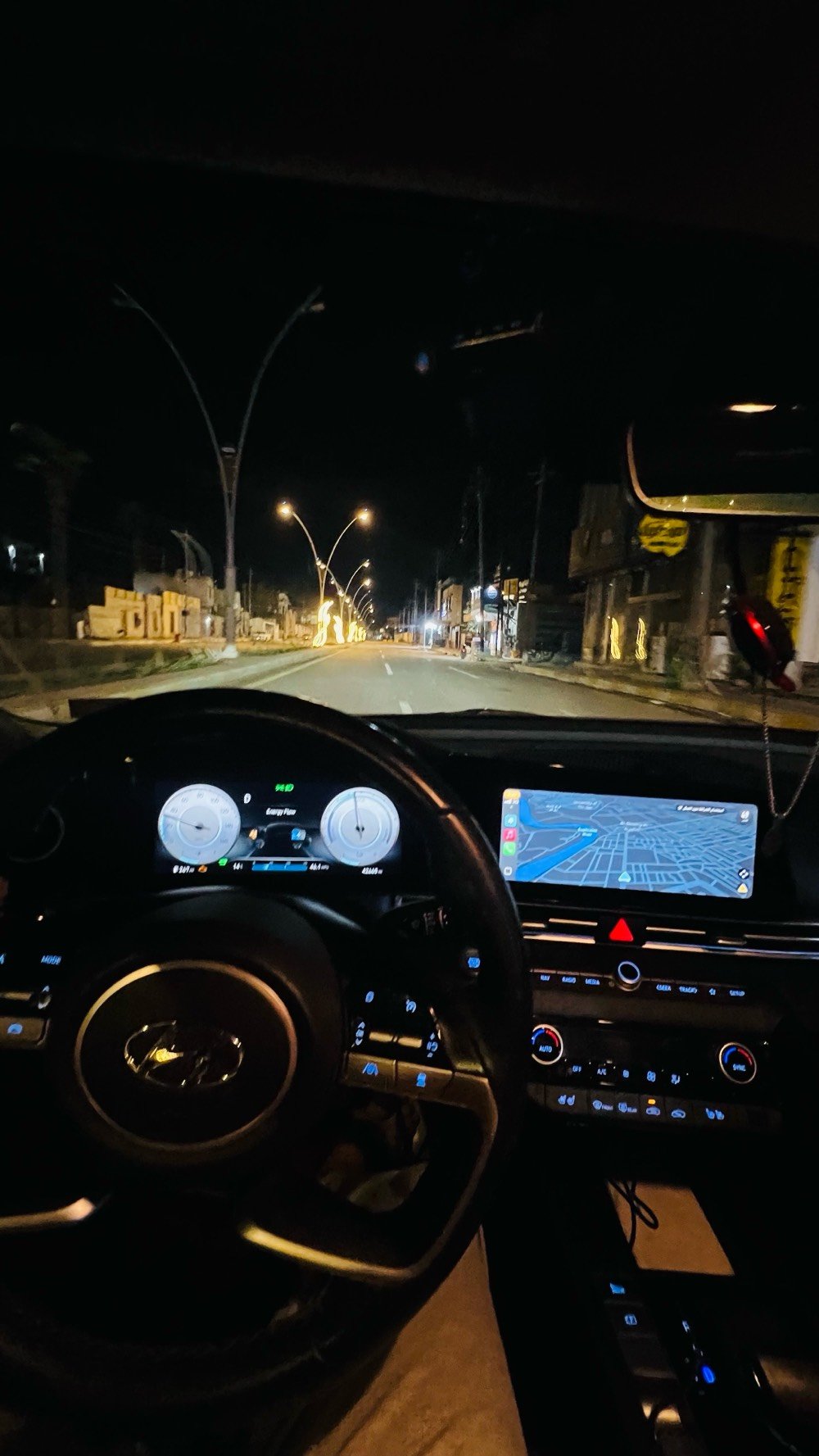 هونداي النترا 2022 هايبرد (بانزين +كهرباء) لمتد فول ١/١ لون ابيض دخول جديد ترقيم جديد رقم بغداد الدولي باسمي تحويل ثاني يوم .
ماشية 37 الف ميل
المواصفات:
بصمة
تشغيل عن بعد
دخول ذكي
إنارة ترحيبية في قبضات الابواب 
صندوق ذكي يفتح عند الاقتراب 
رادارات  
نظام محافظة على المسار 
قيادة ذاتية 
شحن لاسلكي
حساسات خلفية
إضاءة اماميه
بك لايت لد
كشنات جلد اسود
وضعيتين خزن ميموري لمقعد السائق
تبريد و تدفئة المقاعد الامامية
اضاءة دشبول الوان متغيرة ambient light
سلايد روف 
تبريد شاشة مناخين منفصلين 
شاشة معلومات كبيرة متصلة
شاشة عدادات دجتل 
نظام صوتي سماعات 8 boss
اوتوهولد autohold
هاند بريك بصمه finger brake 
وضعيات قياده ( سبورت ، نورمل ، سمارت)
مراية وسطية تعتيم ذاتي 
بك لايت لد 
‏Abs &Esp
بدووون ايرباااك 
حادثها نهاية الجاملغ الخلفي جهة السائق 
راجع بارد بدون صبغ
مكان السيارة ذي قار 
*********** متوفر واتساب