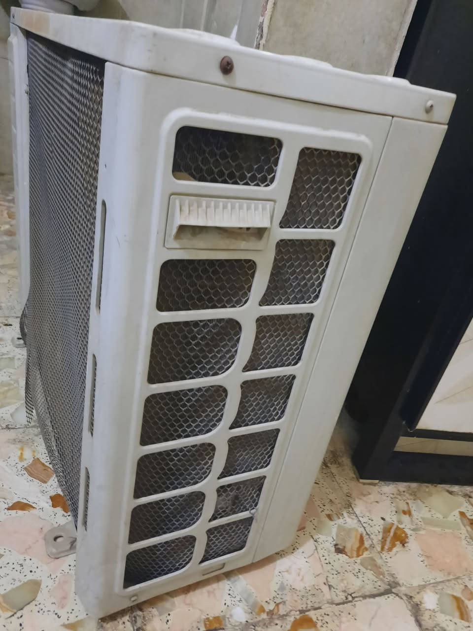 السلام عليكم سبلت 2طن يحتاج غاز فقط نوع ميديا السعر 225 الف مكاني بغداد خلف سوق الغزل ***********
