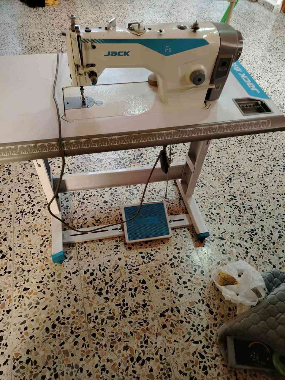 الرافعات اثنينهن ٢٥٠ وبيهن مجال

والمكينة ٣٠٠ وبيها مجال

والتبريد شغال ٣٠٠ وبي مجال


**إذا كنت صاحب هذا الإعلان وتريد حذفه لأي سبب، رجاءا أرسل رسالة إلى الدعم الفني**