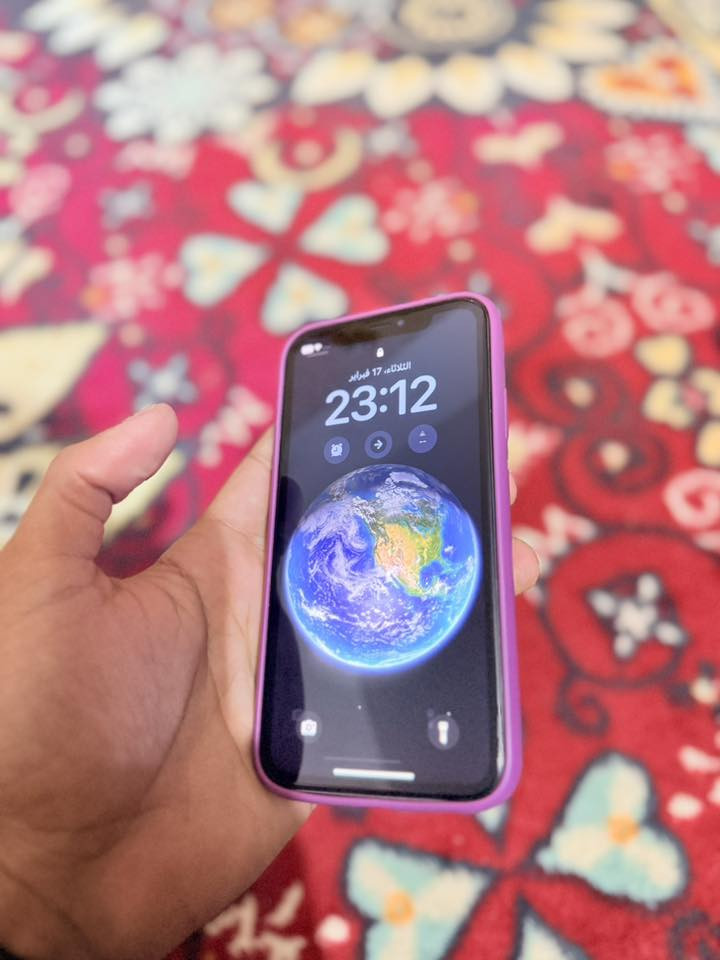 ايفون 11 عادي بطاريه 75
مبدل شاشه اصليه 3 خيارات وضهر 

الجهاز كلشي بي شغال 200وبي مجال حك الجيه بغداد مكاني ***********
