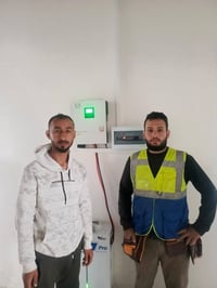 بطارية ٨ كيلو • ٥ ألواح شمسية • انفيرتر ES