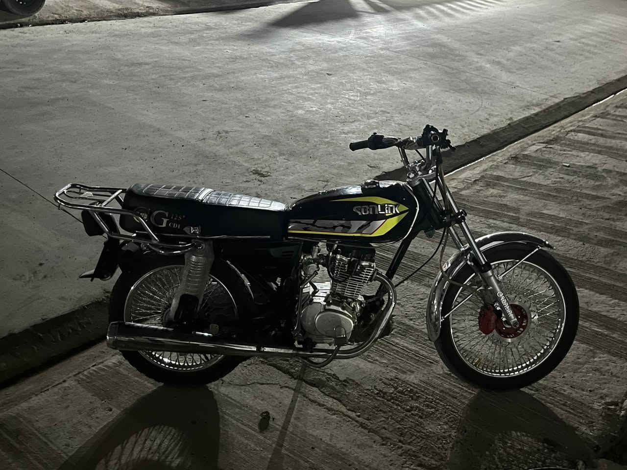 للبيع  سونيك موديل 24 محرك مامفتوح السعر 550 وبي مجال بصيط المراوس ویە کراس🤍


**إذا كنت صاحب هذا الإعلان وتريد حذفه لأي سبب، رجاءا أرسل رسالة إلى الدعم الفني**