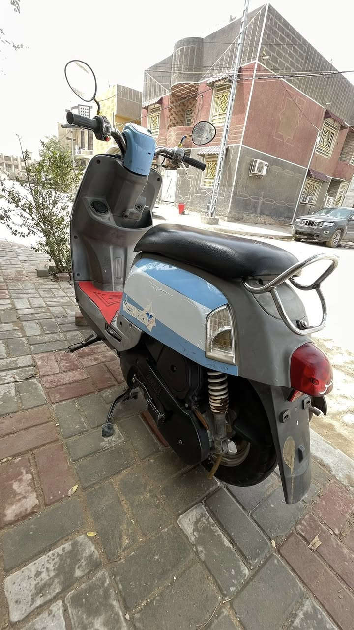 سلام عليكم دراجه ماكس بوليس لون مميز دراجه نضيفه وناعمه وكله عل بلاد مابيه نقص دراجه خير من الله مكاني كربلاء رقمي***********
عل خاص قليل متواجد
