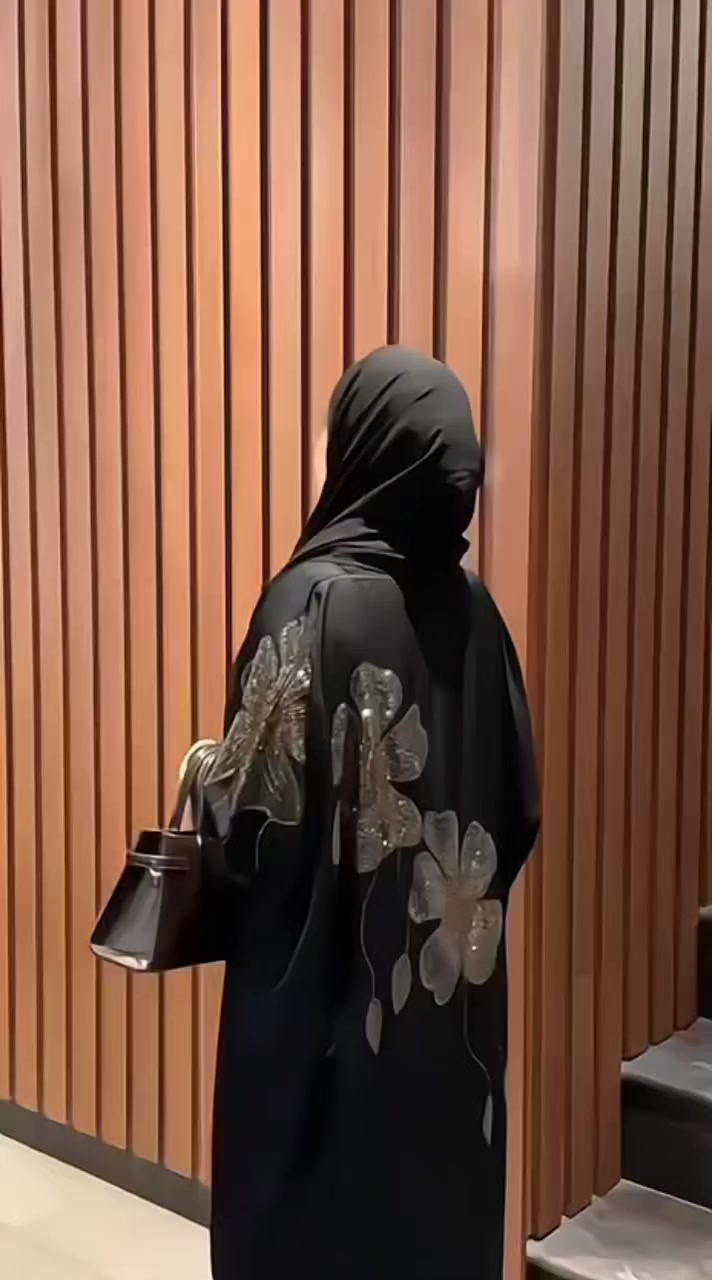 🌸  موديل إماراتي 🇦🇪 بتصميم خليجي أنيق وراقي 🌸

✨ متوفر بعدّة تصاميم تخطف الأنظار وتبرز جمالك ✨

💙 بقصّة الركلان وخامة "انترنيت" الكوري الأصلي 💙

💫 قماش فاخر – سواد فاحم – ولمسة أنوثة ما تتكرر 💫

🌹 لكل ذوق... جهزنا أجمل وأفخم العبايات مخصوص إلك 🌹

💐 الدفع بعد القياس والتجربة – مو قبل 💐

🚚 توصيل سريع إلى جميع المحافظات

📱 للطلب والاستفسار عبر واتساب :📞 ***********
