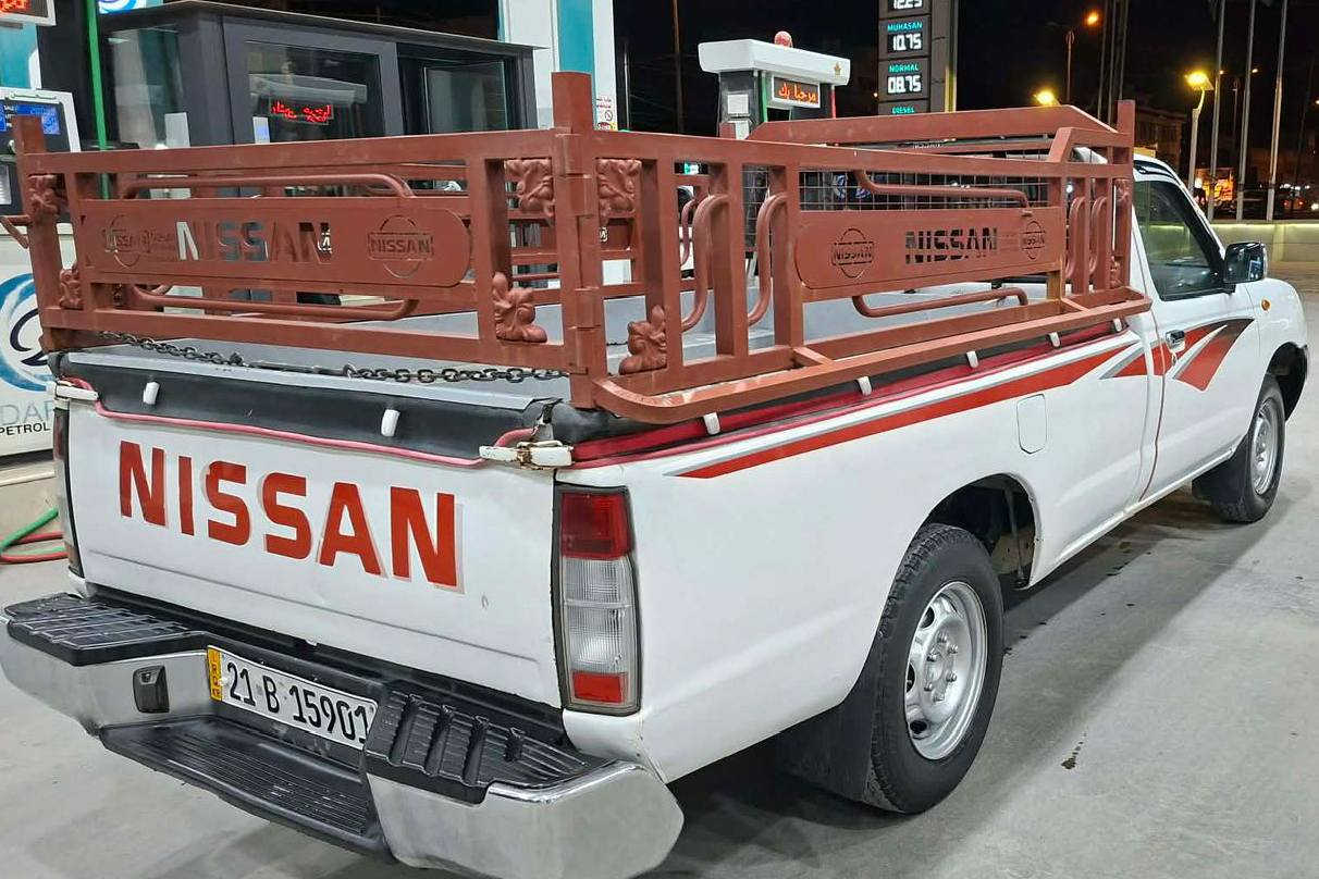 نیسان پیکاب  2013 رەقەم سلیمانی 
کارەبای و ساردوو گەرمی بەشەرت
بۆ بۆیاخ  رەسمی  سۆنەرەکەم داناوە  
بەشەرەتی ئەو سۆنەرە دەی فرۆشم  
چوار تایەی  لۆکی لە ژیرە
شتیکی زۆر پاکو  مالی دۆستە
گۆرینەوە ناکەم  
شوین سلیمانی

سـعـر : لە کۆمێنت داوابکە ڕاستەوخۆ بۆت دێت 📥 

تەحویل  خرامە بەشەرت 
سەنەوی سالیکە  بەسەر جوە 
گیرو مەکینەی بەشەرت 
تەقەو رەقە  بەشەرت 
هیچ کێشەیەکی تێدا نییە 

ژمارەی خاوەنەکەی 
***********
