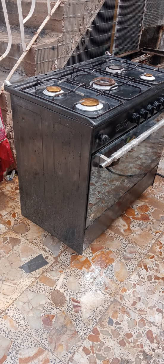 طباخ اوربي باله بسعر 120 وبيه مجال بسيط اليريده يراسلني اويتصل ويدلل مكاني الاحرار الخضاره اتصل وتدلل ***********
