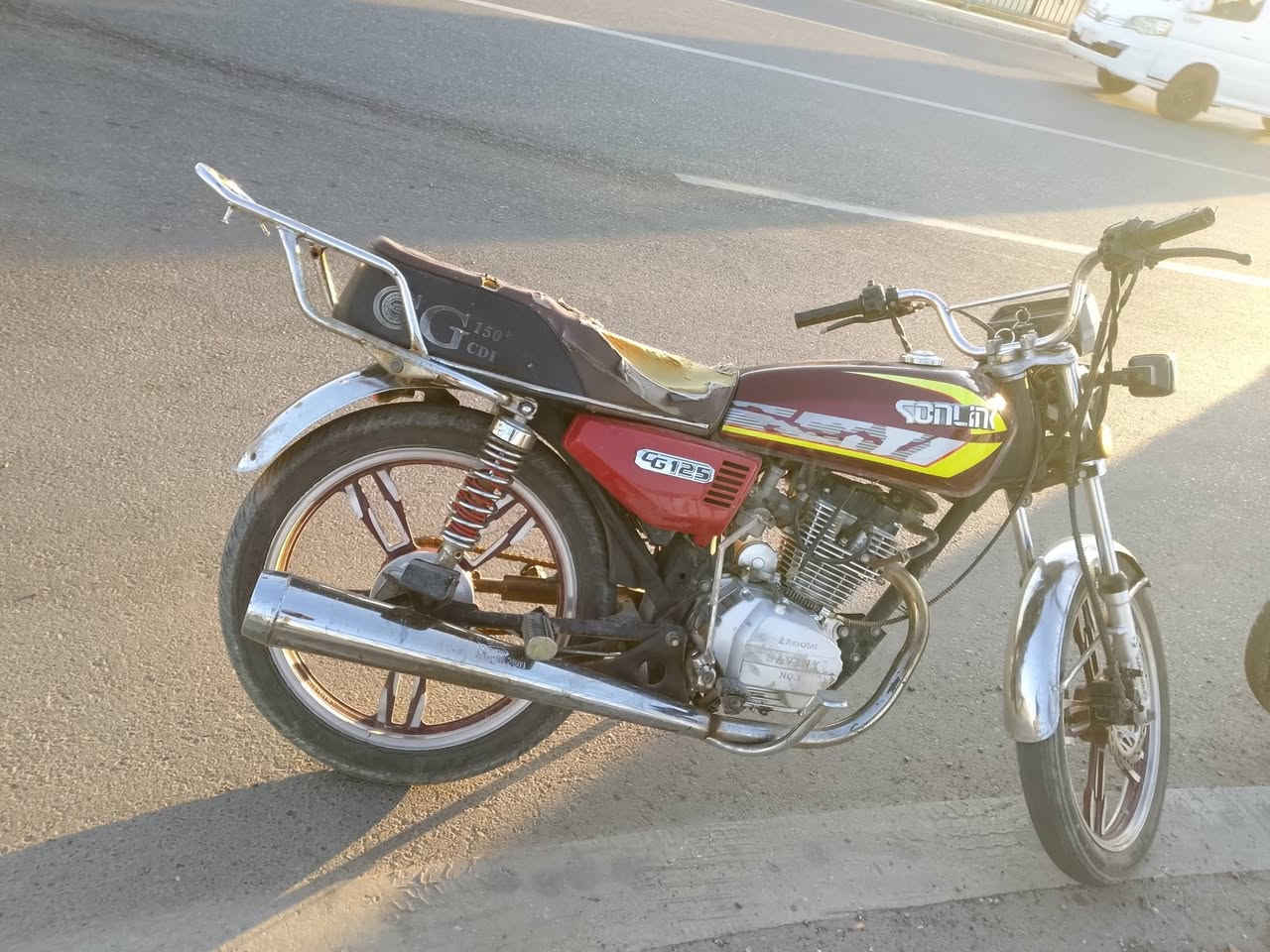 سلام عليكم دراجه للبيع سيفان كله شغاله 2022كله شغاله بدون اوراق مكفوله من السرقه والعشا ئر مكان بغداد الحسينيه مال راشديه رقم ***********
